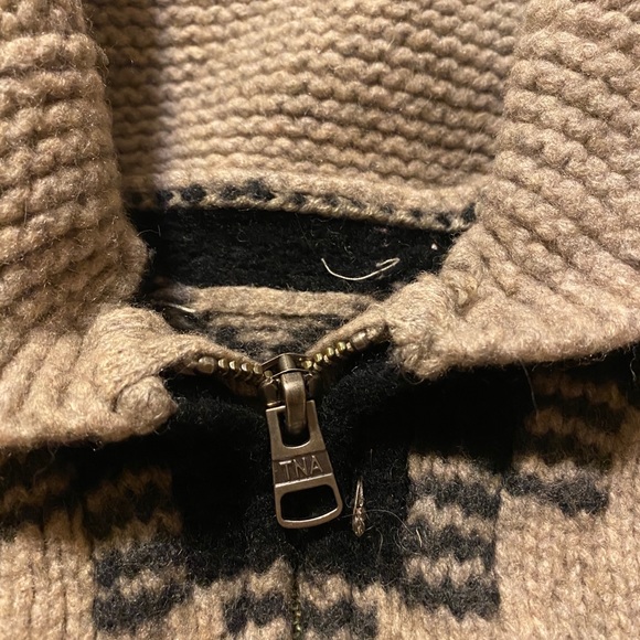 Aritizia Sweater - Picture 2 of 10